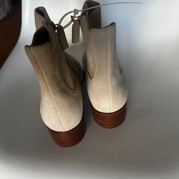 Cole Haan Beige Suede Ankle Boots – Pointed Toe, Size 8 B, NWT - Picture 4 of 8